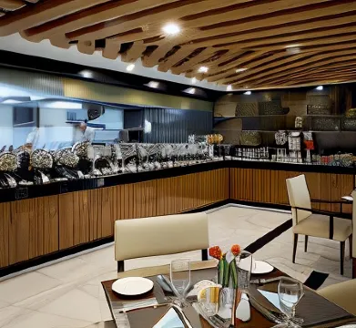 Avari Xpress Hotel - Multan