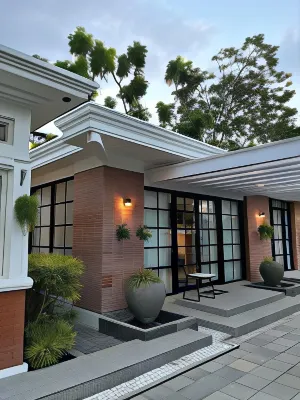 Kallista Villas Kalibaru Hotels in Kalibaru