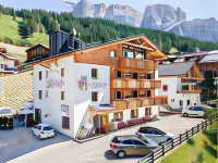 Hotel Steinrösl Hotels in Badia