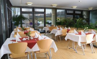 Sporthotel Borussia Düsseldorf - Housity