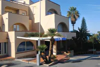 Helios Hotel - Airport Shuttle