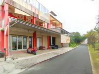 Ariska Room near Alun Alun Jombang RedPartner