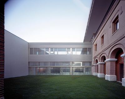 庭 パラドール デ アルカラ デ エナーレスの写真