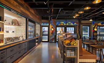 6. Moxy Cor..