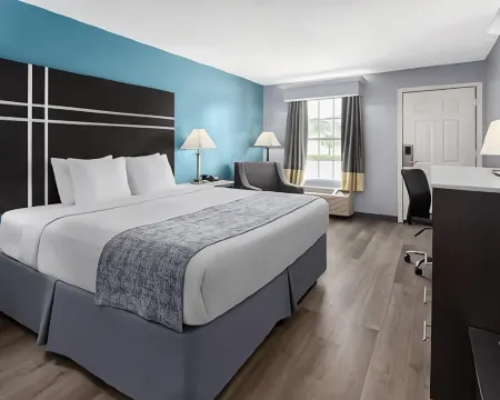 Baymont by Wyndham Brunswick GA Hotels in Dock Junction