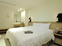 Bravo Hotel Hotels in Taichung