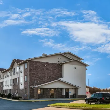 American Inn & Suites Romulus DTW