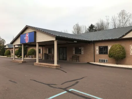 Motel 6 Bloomsburg, PA