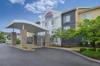 Fairfield Inn & Suites Pittsburgh New Stanton فنادق في Scottdale