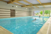 Kyriad Sens - Pool