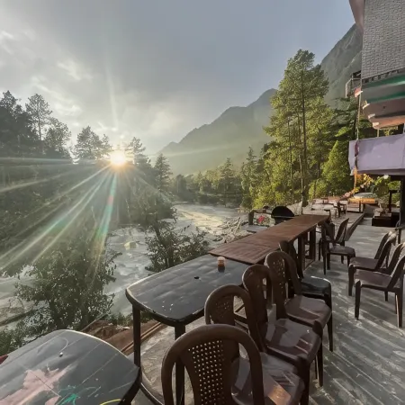 Shanti Cafe - Signature Stays Kasol