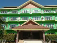 Saensukkho Green Hotel & Resort Hotels in Wiang Chai