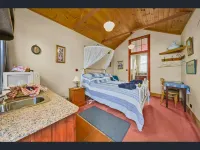 Sorell Barracks Hotels in Sorell