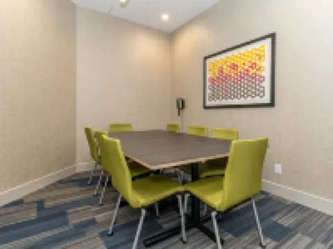 ホリデイ イン エクスプレス & スイーツ チリワック イースト by IHG チリワックのホテル