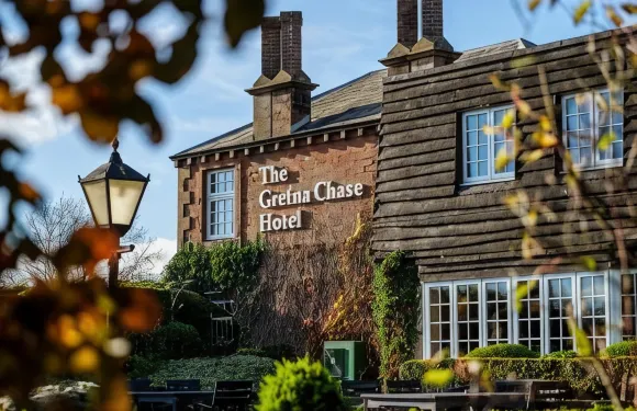 格雷特納秋思酒店