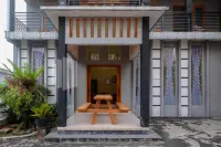 Wisma Giri Mulyo B Near Grojogan Sewu Mitra RedDoorz