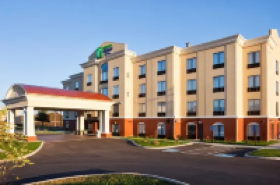 Holiday Inn Express & Suites NEWPORT SOUTH by IHG