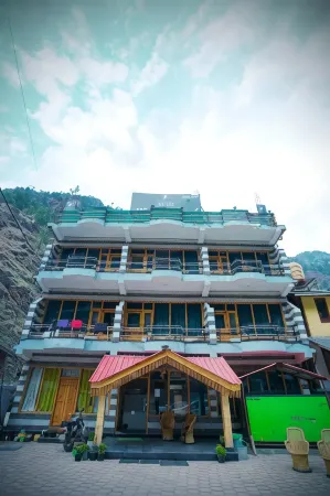 Hotel Mid Orchard Kasol l River Side -Pure Veg Hotel in Kasol