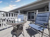 Ocean Oasis - Beachfront Condo with breathtaking views Hotels near Explore the Ocean World Oceanarium