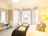 Alum Chine Beach House Hotels in 