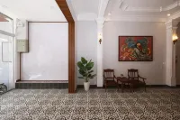 Jade Hotel