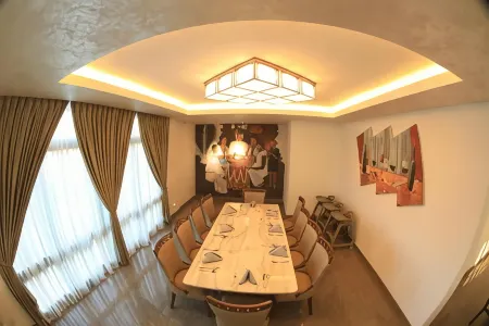 Elgel Hotel and Spa Отели рядом с достопримечательностью «AU Conference Center»