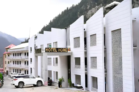 Hotel Home Отели рядом с достопримечательностью «Naran Valley»