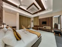 Golden Leaf Resort Hotels in Dhule