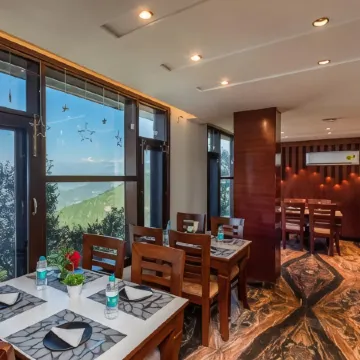 The Seasons Dalhousie - Best Valley View & Mountain View AC Hotel in Dalhousie