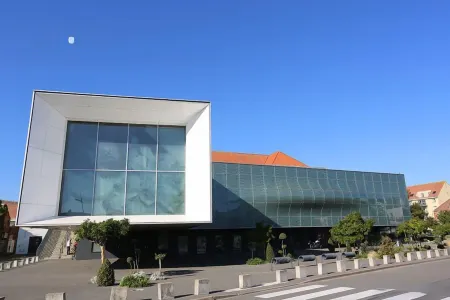 Logis Cottage Hôtel Отели рядом с достопримечательностью «Calais Lighthouse»