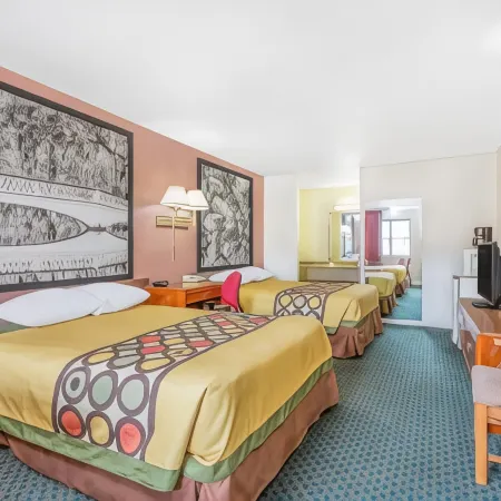 Super 8 by Wyndham Santee