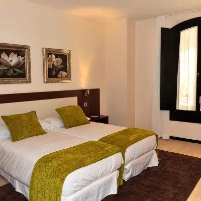 Hotel Don Felipe Hotels near Santa Eulalia Church