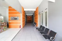 RedDoorz @ Merdeka Street Garut Hotel di Kecamatan Banyuresmi