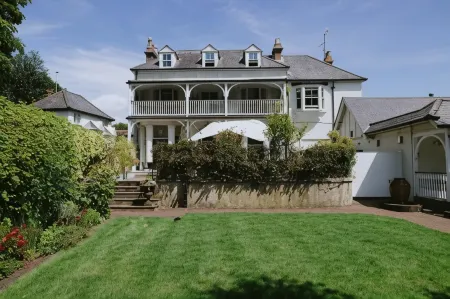 Wingrove House Отели в г. Сифорд