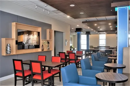 Holiday Inn Express & Suites EDMONTON SW – WINDERMERE by IHG