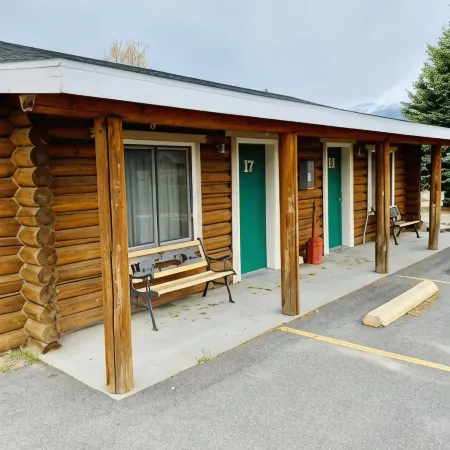 Green Creek Inn and RV Park