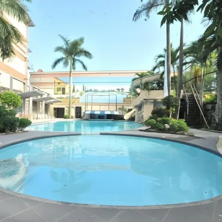 Queen Margarette Hotel Lucena - Main