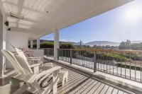 Whale Rock Luxury Lodge