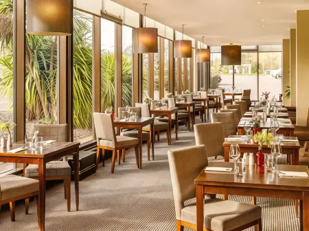 Mercure Telford Centre Hotel Отели рядом с достопримечательностью «Заказник Дотхилл Локал»