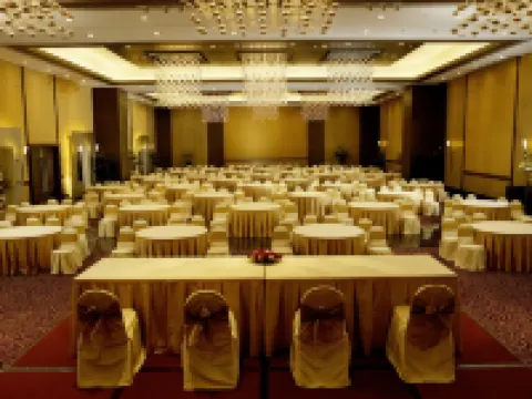 The Retreat Hotel & Convention Centre