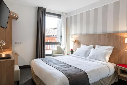 Hôtel le Père Léon Hotels in Toulouse