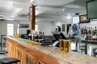 Capella Hotel Motel - bar