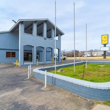 Regency Inn Three Rivers I-37