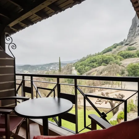 Dellas Boutique Hotel