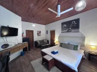 Castaway Lodge Hotels in Pointe la Rue