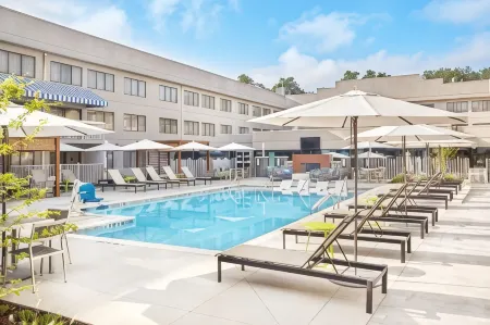 DoubleTree Suites by Hilton Hotel Nashville Airport