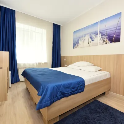 Golden Horn Bay View 紅旗號紀念船附近的飯店