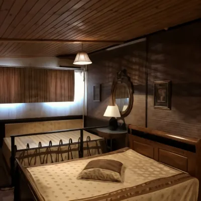 Shale Hotels in Shakhty