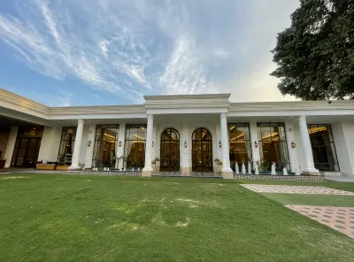 Kingston Resort Các khách sạn gần Moti Jheel