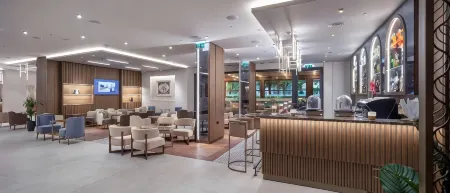 DoubleTree by Hilton Plovdiv Center Отели в г. Пловдив